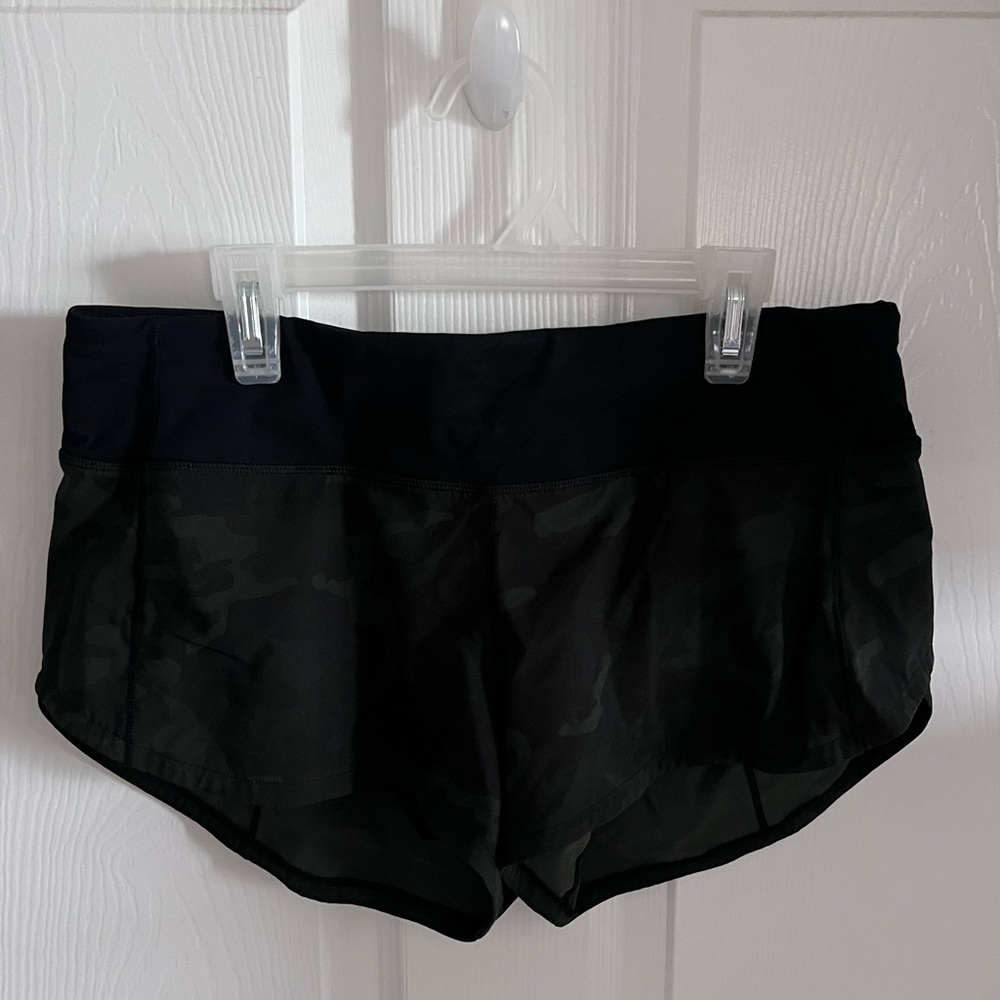 Lululemon Green Camo Low Rise Speed Up Short 2.5” Inseam